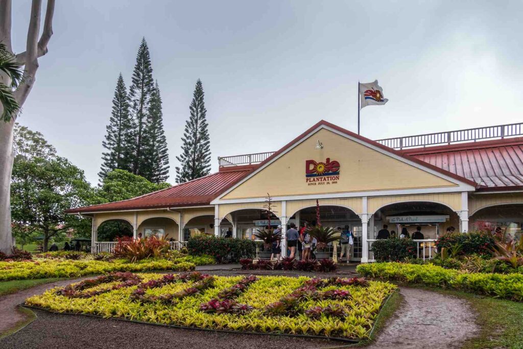 Image of the front entrance to the Dole Pineapple Planatation on Oahu