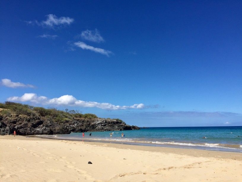 Image of a white sandy beach on the Big Island of Hawaii.