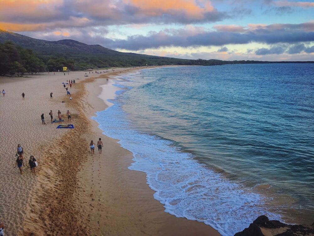 Image of a long and wide Maui beach at Makena Beach State Park in Wailea