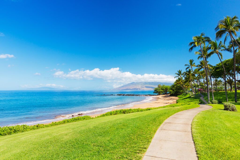 Find out the best things to do in Wailea Maui by top Hawaii blog Hawaii Travel Spot! Image of Wailea Beach and path