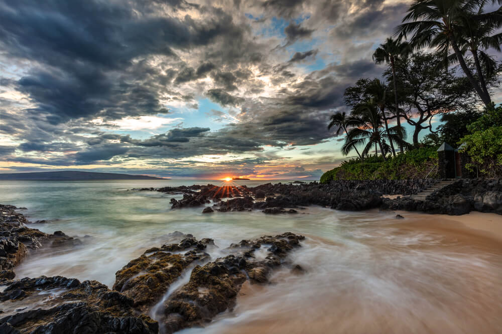 Best Maui sunset spots: Image of Makena Cove in Wailea at Sunset