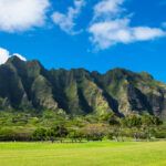 Find out the most beautiful places in Oahu recommended by top Hawaii blog Hawaii Travel Spot! Image of the Koolau Mountains on Oahu