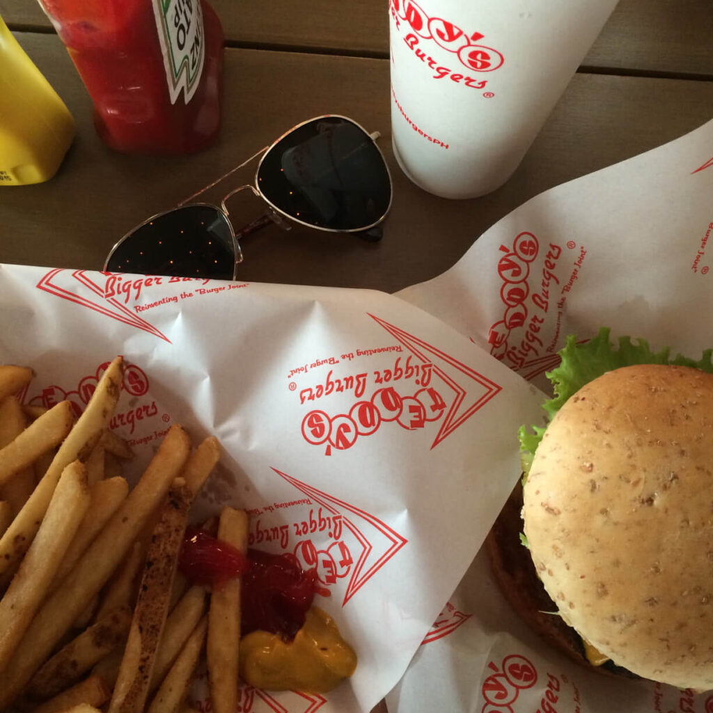 Teddy's Bigger Burgers in Waikiki is a kid friendly Oahu restaurant. Image of hamburger and fries