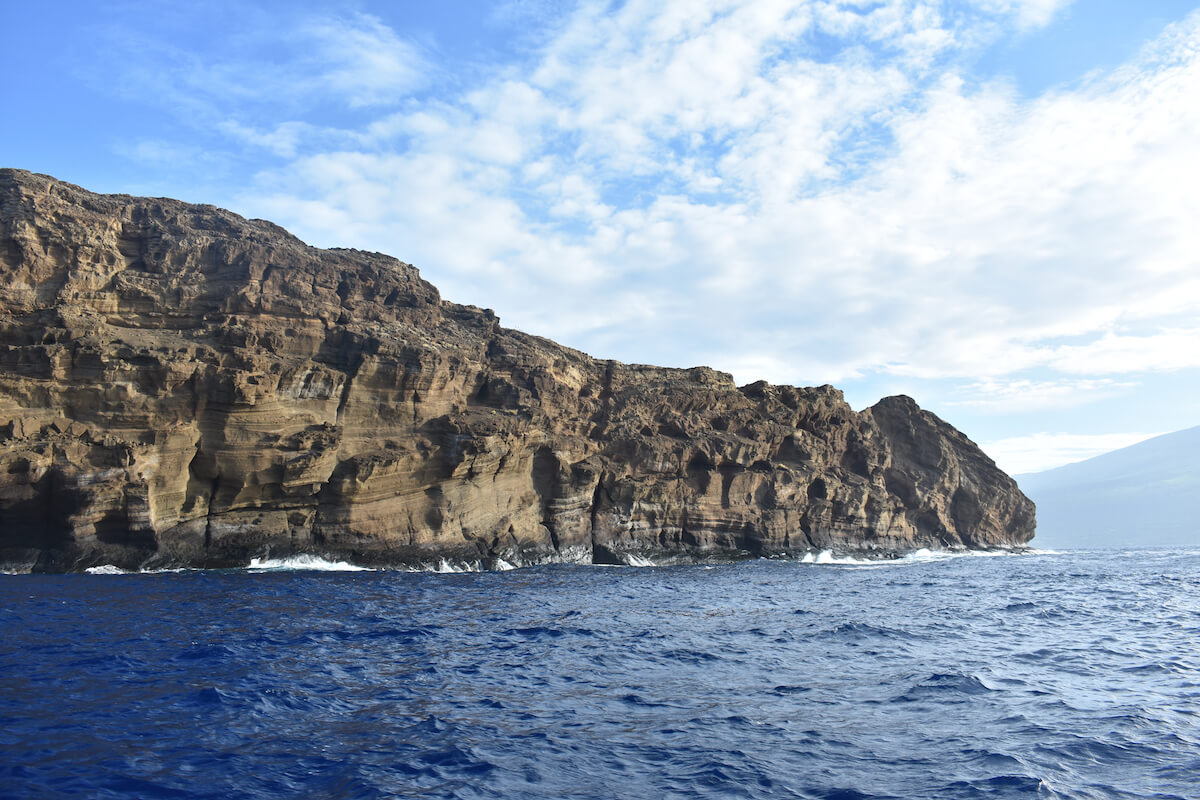 Check out these best Molokini snorkel tours recommended by top Hawaii blog Hawaii Travel Spot! Image of Molokini Crater on Maui
