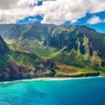 Check out the best Na Pali Coast tours on Kauai recommended by top Hawaii blog Hawaii Travel Spot! Image of the Na Pali Coast.