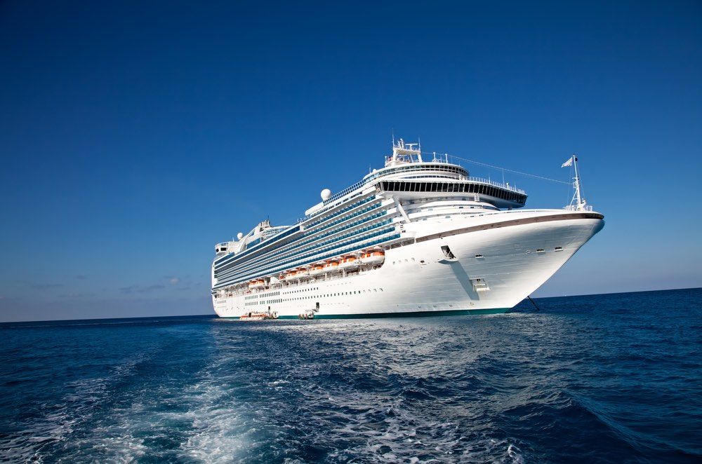 Image of a cruise ship in the ocean