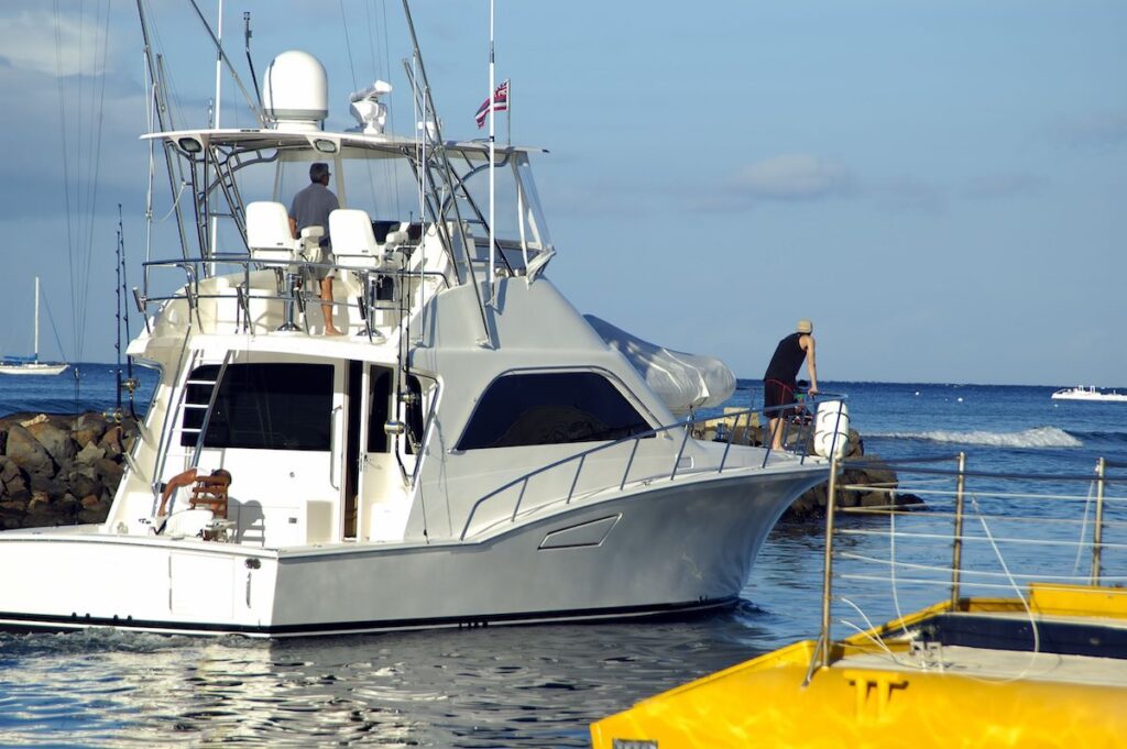 Find out the best Oahu fishing charters recommended by top Hawaii blog Hawaii Travel Spot. Image of People eager to go fishing on a bright sunny day