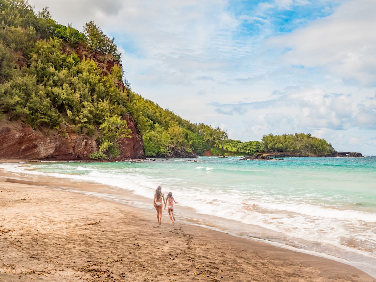 Find out the best places to stay in Hana Maui recommended by top Hawaii blog Hawaii Travel Spot. Image of Koki Beach in Hana.