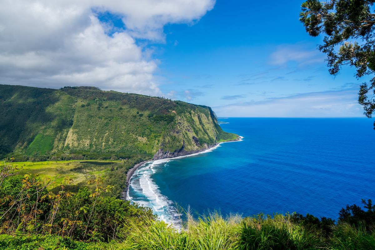 Big Island Travel Guide by top Hawaii blog Hawaii Travel Spot. Image of Waipio Valley on Oahu