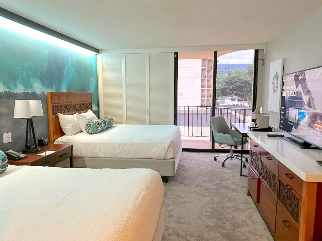Image of a room at the King Kamehameha Kona Beach Hotel